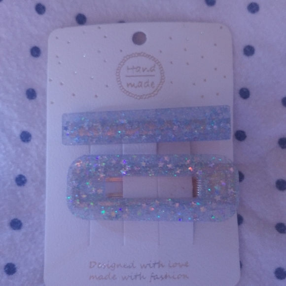 Hair clips - Picture 1 of 4